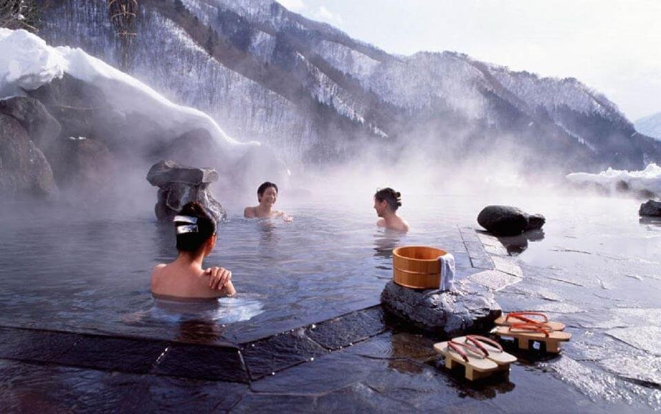 Người Nhật tin “suối nước nóng” tốt cho sức khỏe